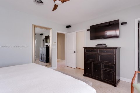Villa ou maison à vendre à North Miami, Floride: 3 chambres, 183.95 m2 № 1920045 - photo 15
