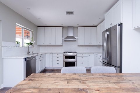 Villa ou maison à vendre à North Miami, Floride: 3 chambres, 183.95 m2 № 1920045 - photo 5