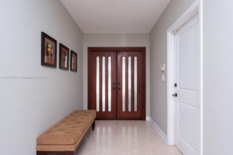 Villa ou maison à vendre à North Miami, Floride: 3 chambres, 183.95 m2 № 1920045 - photo 4