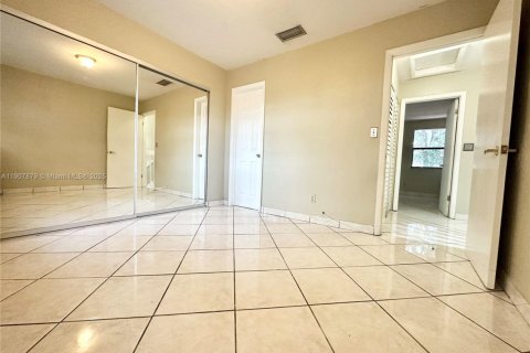 Townhouse in Pembroke Pines, Florida 2 bedrooms, 117.06 sq.m. № 1964275 - photo 26