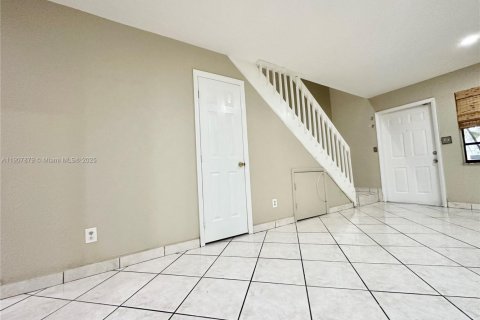 Townhouse in Pembroke Pines, Florida 2 bedrooms, 117.06 sq.m. № 1964275 - photo 19