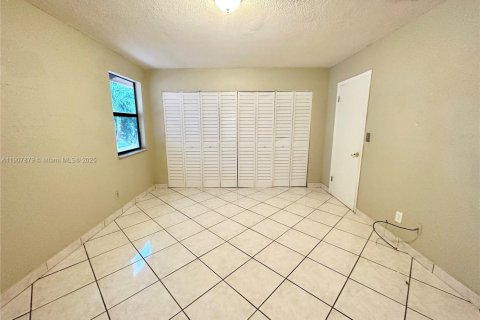 Townhouse in Pembroke Pines, Florida 2 bedrooms, 117.06 sq.m. № 1964275 - photo 28