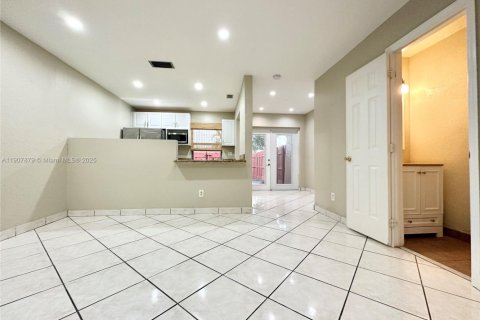 Townhouse in Pembroke Pines, Florida 2 bedrooms, 117.06 sq.m. № 1964275 - photo 24