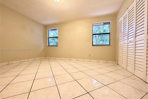 Townhouse in Pembroke Pines, Florida 2 bedrooms, 117.06 sq.m. № 1964275 - photo 30