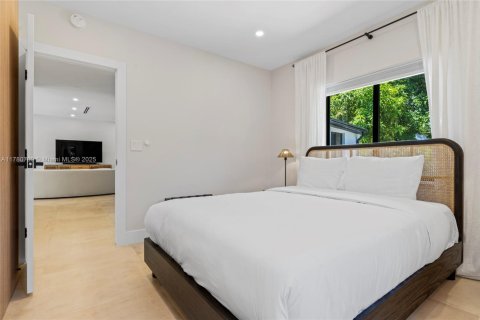 Casa en alquiler en Miami, Florida, 2 dormitorios, 163.51 m2 № 2060079 - foto 4