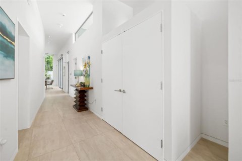 House in Sarasota, Florida 3 bedrooms, 178.37 sq.m. № 1821423 - photo 5