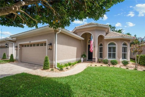 House in DeBary, Florida 3 bedrooms, 197.42 sq.m. № 2408460