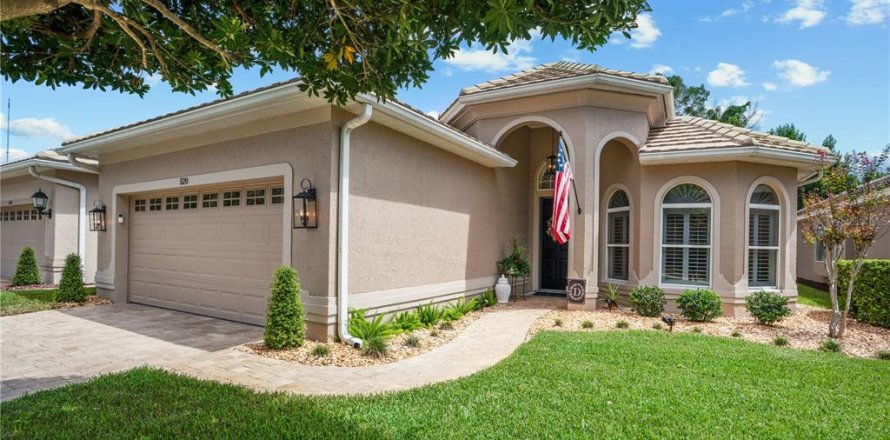 House in DeBary, Florida 3 bedrooms, 197.42 sq.m. № 2408460