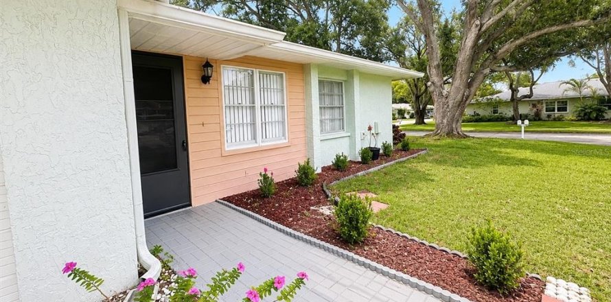 Casa en Palm Harbor, Florida 2 dormitorios, 89.19 m2 № 2206945