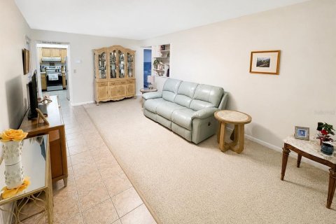 Casa en venta en Palm Harbor, Florida, 2 dormitorios, 89.19 m2 № 2206945 - foto 4