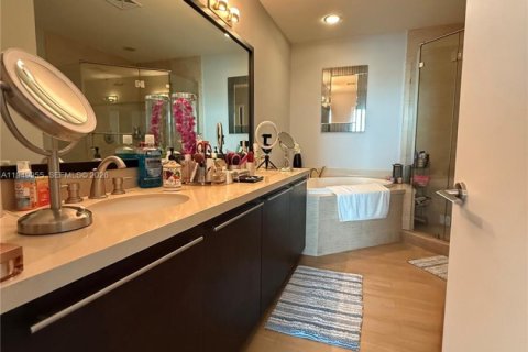 Condominio en venta en North Bay Village, Florida, 2 dormitorios, 130.99 m2 № 2153054 - foto 15