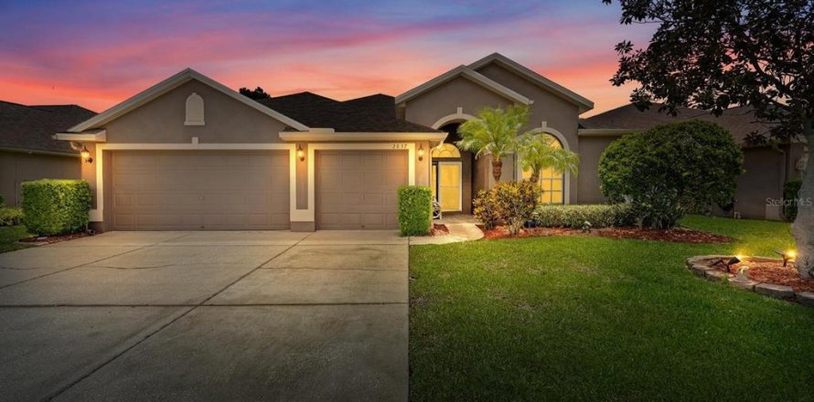 Casa en Holiday, Florida 5 dormitorios, 232.26 m2 № 1843440