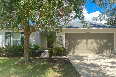 House in Clermont, Florida 3 bedrooms, 176.42 sq.m. № 2345141