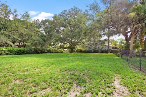House in Saint Petersburg, Florida 5 bedrooms, 482.35 sq.m. № 1919063 - photo 28