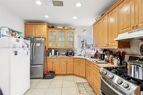 Casa en venta en North Miami Beach, Florida, 3 dormitorios, 147.34 m2 № 1880039 - foto 10