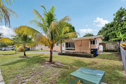 Casa en venta en North Miami Beach, Florida, 3 dormitorios, 147.34 m2 № 1880039 - foto 3