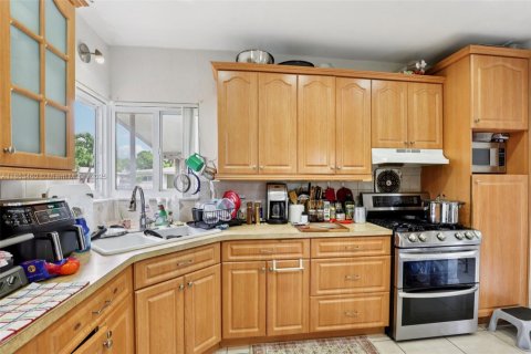 Casa en venta en North Miami Beach, Florida, 3 dormitorios, 147.34 m2 № 1880039 - foto 11