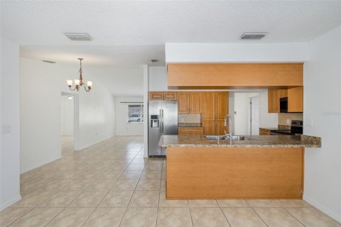 Villa ou maison à vendre à New Port Richey, Floride: 3 chambres, 141.95 m2 № 2419040 - photo 11