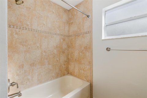 Villa ou maison à vendre à New Port Richey, Floride: 3 chambres, 141.95 m2 № 2419040 - photo 30