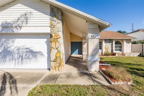 Villa ou maison à vendre à New Port Richey, Floride: 3 chambres, 141.95 m2 № 2419040 - photo 5
