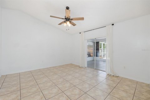 Villa ou maison à vendre à New Port Richey, Floride: 3 chambres, 141.95 m2 № 2419040 - photo 23