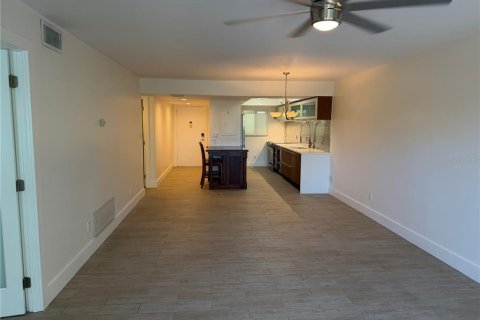 Condo in Sarasota, Florida, 2 bedrooms № 2201297 - photo 23