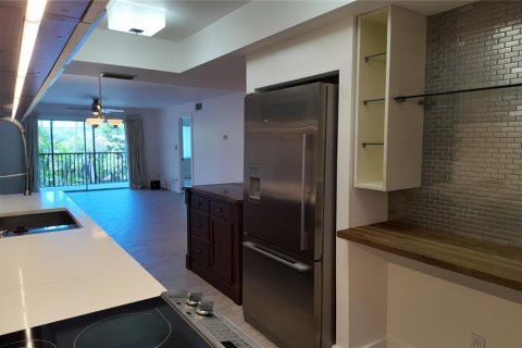 Condo in Sarasota, Florida, 2 bedrooms № 2201297 - photo 13