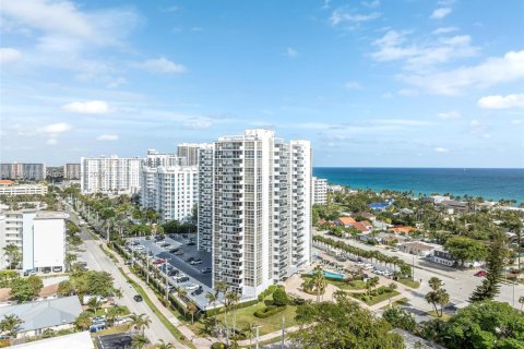Condo in Fort Lauderdale, Florida, 2 bedrooms  № 1886596 - photo 12