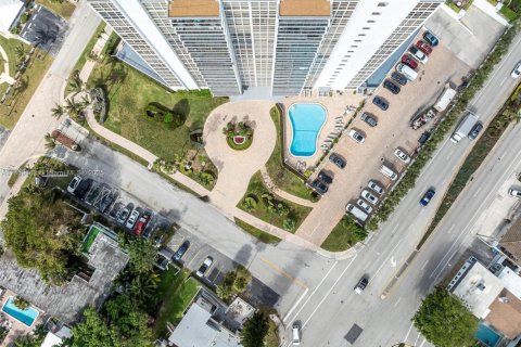 Condo in Fort Lauderdale, Florida, 2 bedrooms  № 1886596 - photo 21