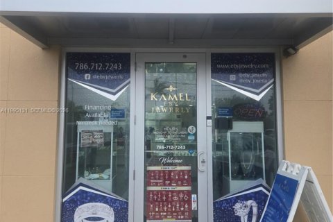 Купить коммерческую недвижимость в Майами-Гарденс, Флорида № 2063100 - фото 9