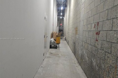 Купить коммерческую недвижимость в Майами-Гарденс, Флорида № 2063100 - фото 6