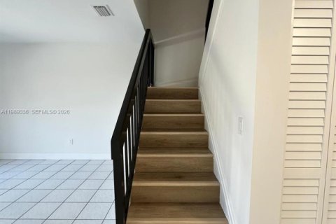 Touwnhouse à louer à Miami, Floride: 3 chambres, 175.59 m2 № 2051498 - photo 9