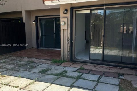 Touwnhouse à louer à Miami, Floride: 3 chambres, 175.59 m2 № 2051498 - photo 22