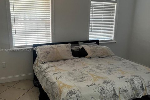 House in Homestead, Florida 3 bedrooms, 119.19 sq.m. № 1984279 - photo 7