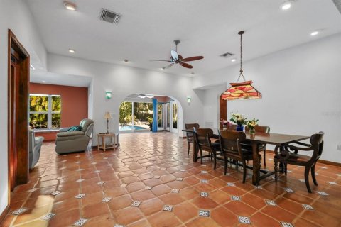 Villa ou maison à vendre à Holmes Beach, Floride: 4 chambres, 229.65 m2 № 1089923 - photo 13