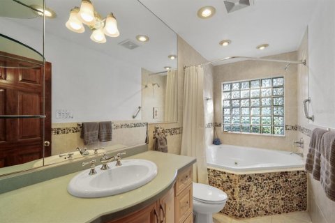 Villa ou maison à vendre à Holmes Beach, Floride: 4 chambres, 229.65 m2 № 1089923 - photo 24