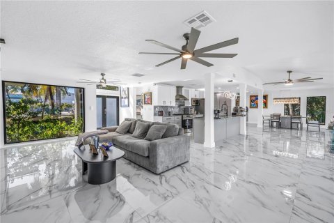 Villa ou maison à vendre à Madeira Beach, Floride: 4 chambres, 335.75 m2 № 2222450 - photo 14