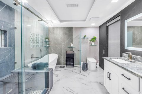 Villa ou maison à vendre à Madeira Beach, Floride: 4 chambres, 335.75 m2 № 2222450 - photo 10