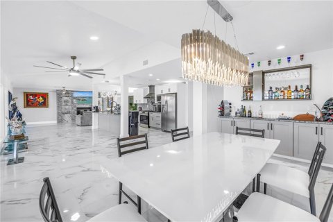 Villa ou maison à vendre à Madeira Beach, Floride: 4 chambres, 335.75 m2 № 2222450 - photo 27