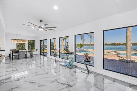 Villa ou maison à vendre à Madeira Beach, Floride: 4 chambres, 335.75 m2 № 2222450 - photo 4