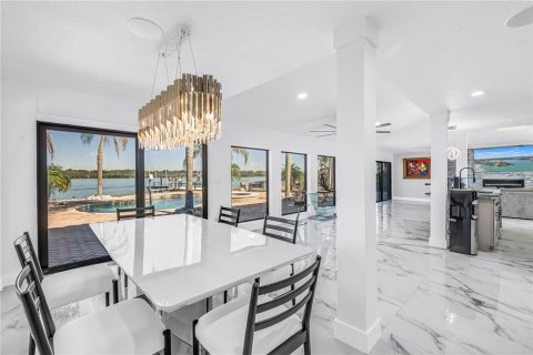 Villa ou maison à vendre à Madeira Beach, Floride: 4 chambres, 335.75 m2 № 2222450 - photo 26
