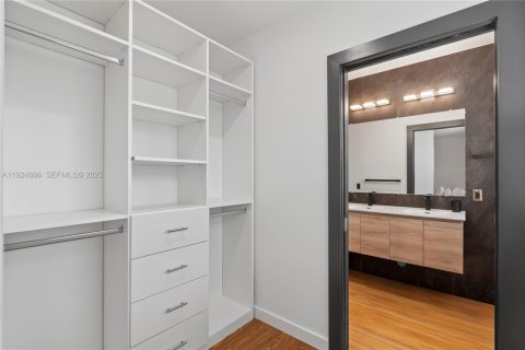 Снять в аренду виллу или дом в Норт-Майами, Флорида 3 спальни, 147.71м2, № 1987950 - фото 29