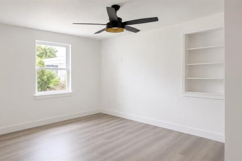 House in Ormond Beach, Florida 3 bedrooms, 212.37 sq.m. № 2109682 - photo 7