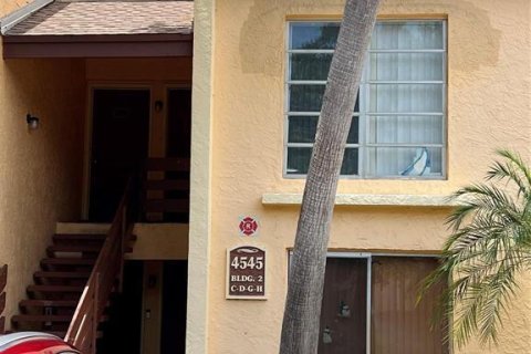 Copropriété à vendre à Tamarac, Floride: 2 chambres, 100.43 m2 № 2182672 - photo 4