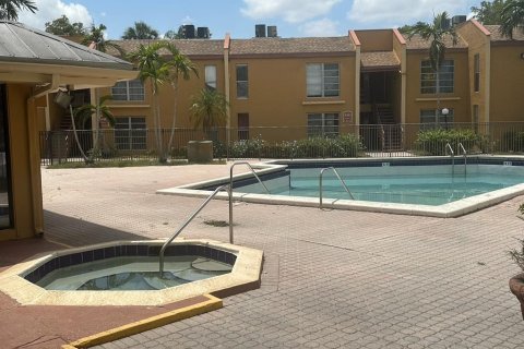 Copropriété à vendre à Tamarac, Floride: 2 chambres, 100.43 m2 № 2182672 - photo 13