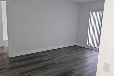 Copropriété à vendre à Tamarac, Floride: 2 chambres, 100.43 m2 № 2182672 - photo 11