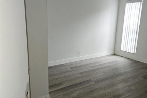 Copropriété à vendre à Tamarac, Floride: 2 chambres, 100.43 m2 № 2182672 - photo 5