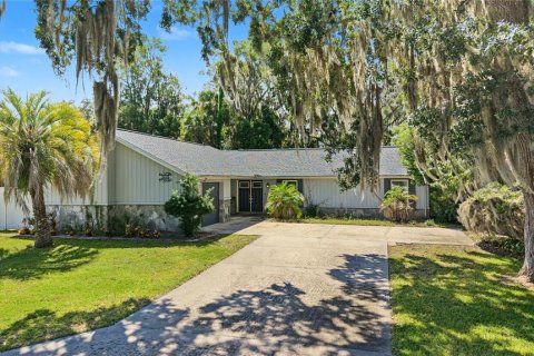 Villa ou maison à Crystal River, Floride 2 chambres, 152.36 m2 № 2399160