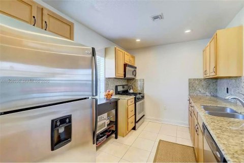 Casa en venta en Hollywood, Florida, 3 dormitorios, 114.73 m2 № 2027641 - foto 7