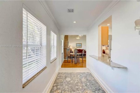 Casa en venta en Hollywood, Florida, 3 dormitorios, 114.73 m2 № 2027641 - foto 4